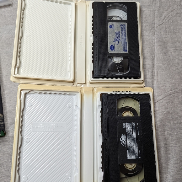 Disney Lot Of 2 VHS Beauty & the Beast A Enchanted Christmas Swan Princess Tapes - Picture 6 of 12